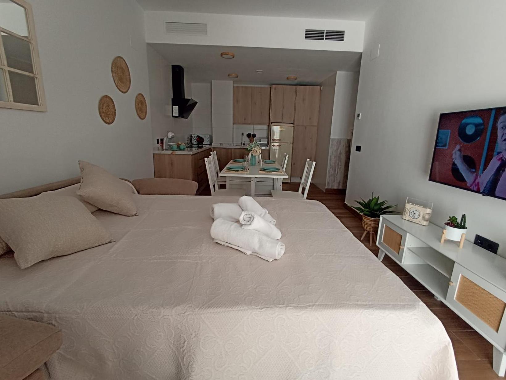Alcalá de Guadaira Apartamento Nuevo Centrico Con Aparcamiento Privado Incluido מראה חיצוני תמונה